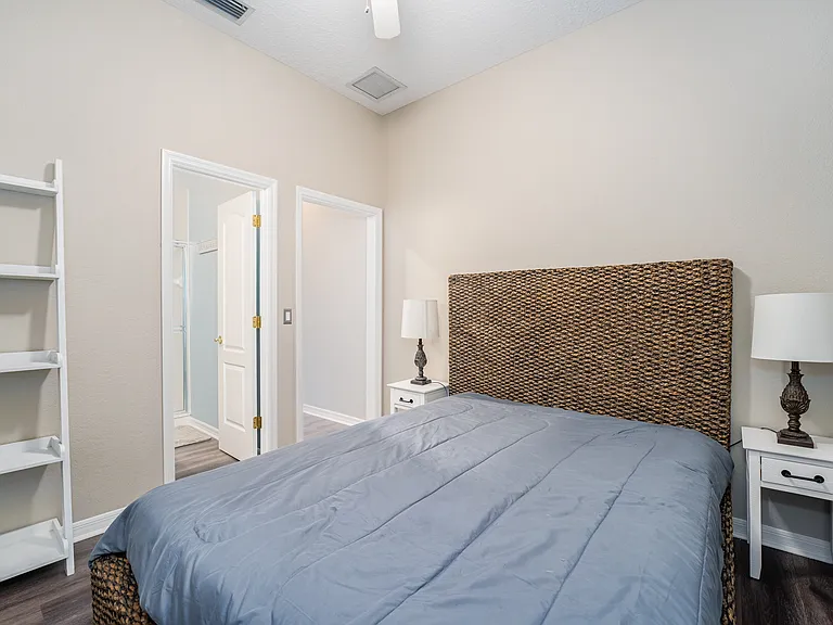 9502 Portbury Dr — Photo 22