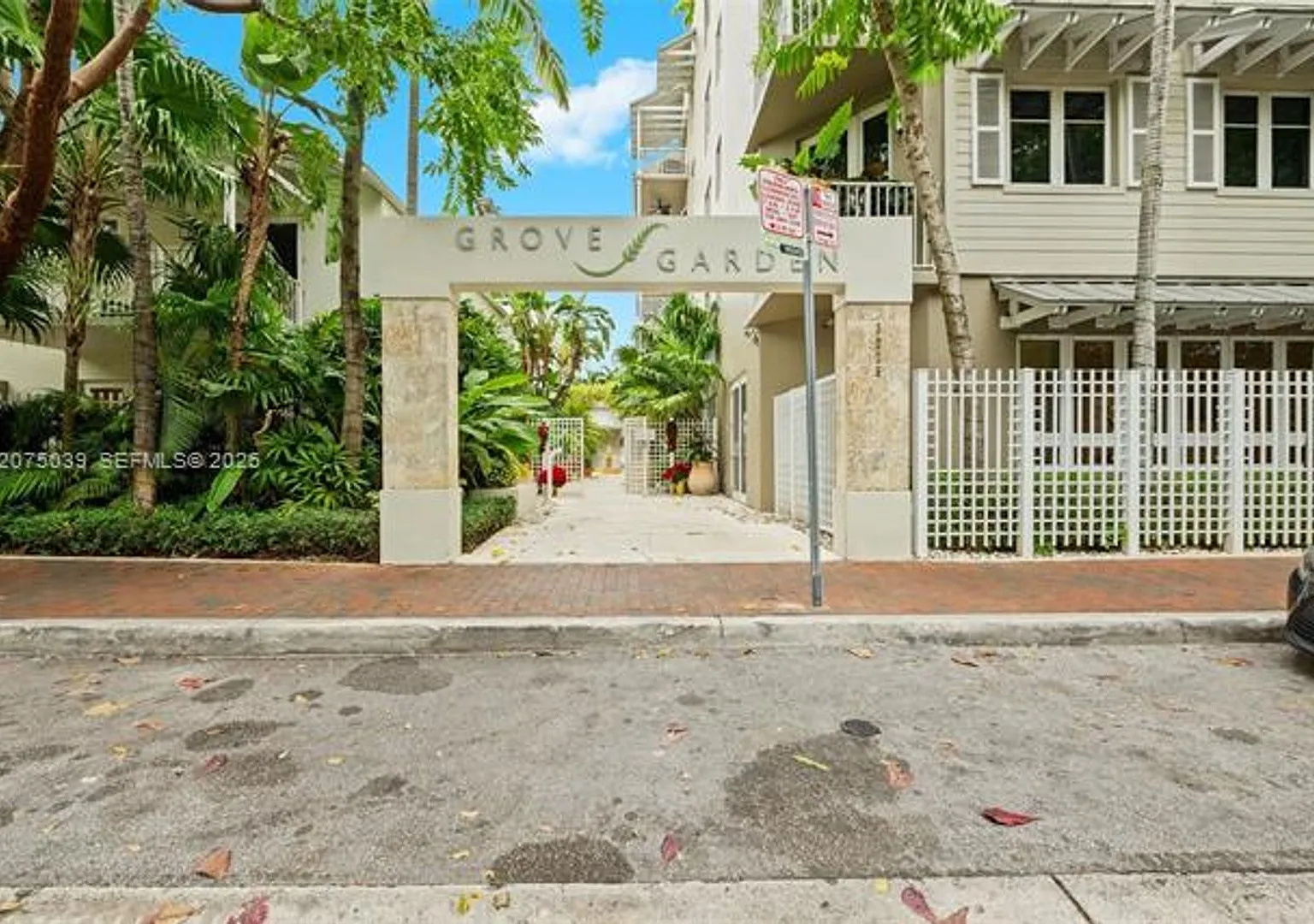 3540 Main Hwy cu-207, Miami, FL 33133 — Photo 2