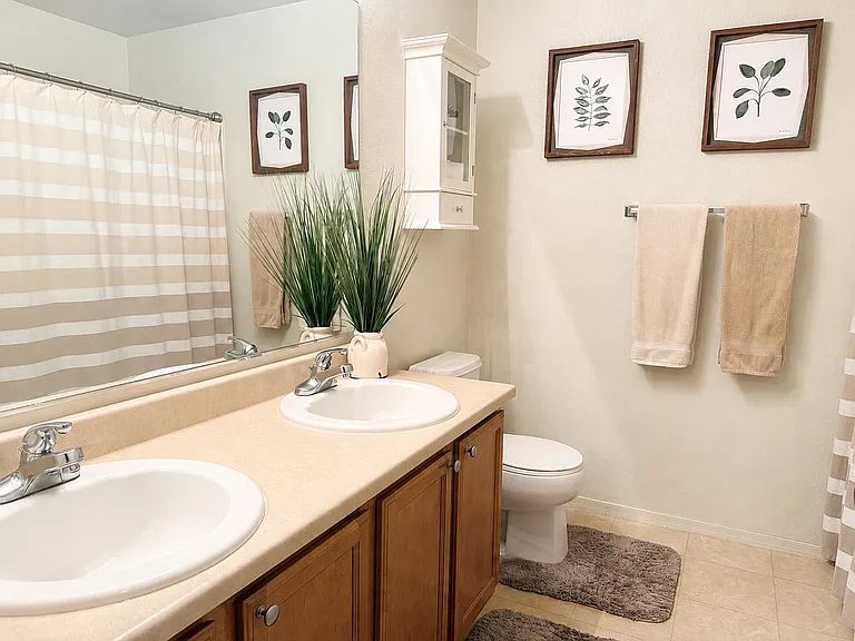 2948 E Darrow St — Photo 11