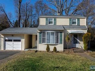 12 Haring St, Closter, NJ 07624