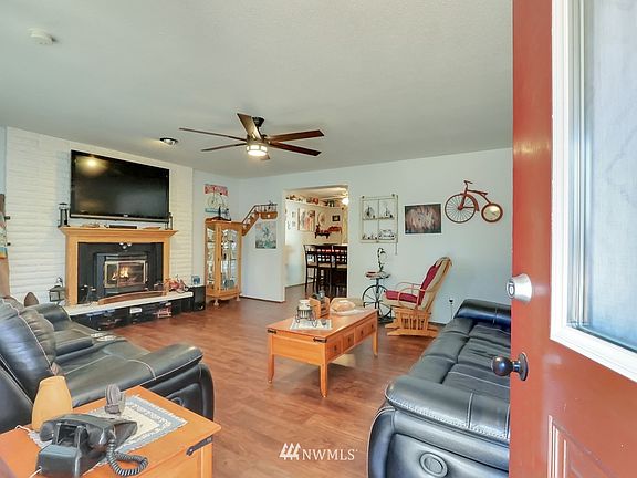 3rd image of 11503 11th Street Ct E