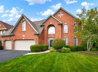 2407 Leverenz Rd, Naperville, IL 60564