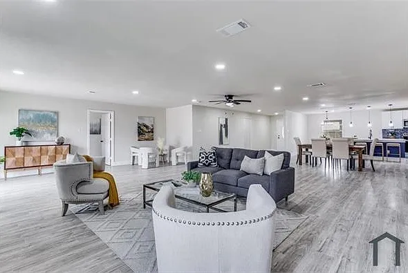 4 bed, 2864 sqft, $3,300 — Photo 4