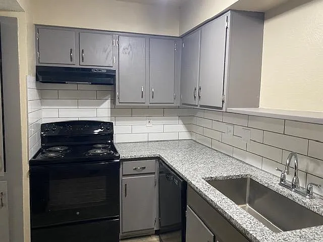 2 bed, 1.5 bath, 1020 sqft, $1,150 — Photo 3
