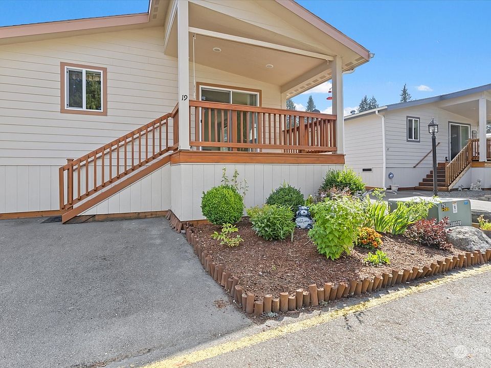 1st image of 17408 44th Avenue W #19