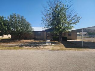 1698 N Trent St, Goldthwaite, TX 76844
