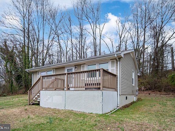 5th image of 9 Bells Hill Rd