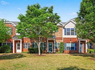 2818 Village Trce, East Pt, GA 30344
