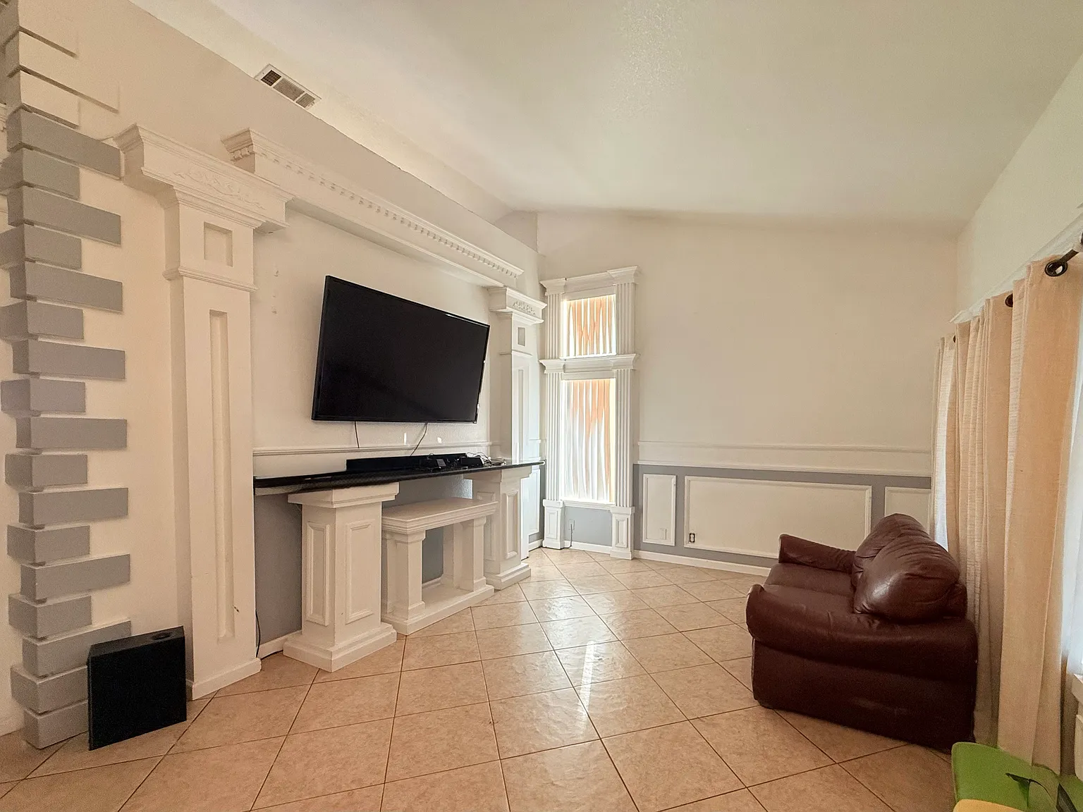 4 bed, 1377 sqft, $3,250 — Photo 2