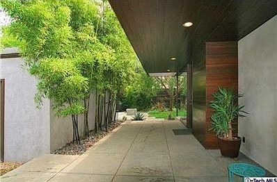 1st image of 536 N Beachwood Dr