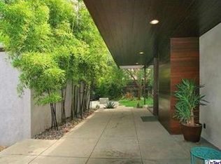536 N Beachwood Dr, Burbank, CA 91506