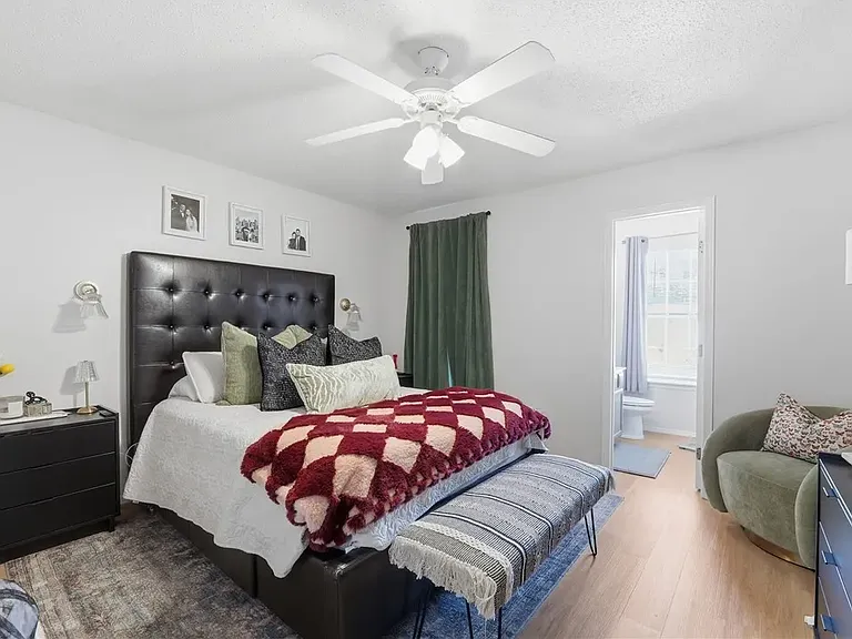 3034 W Mica St — Photo 2