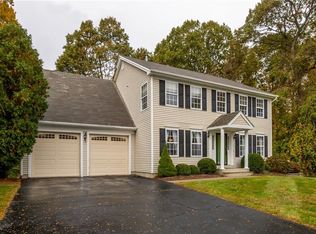 20 Acorn Ln, Milford, CT 06461