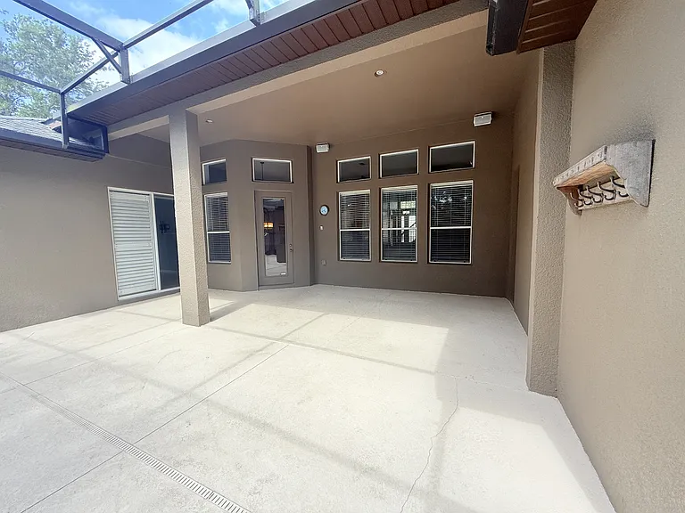 814 Kazaros Cir — Photo 5