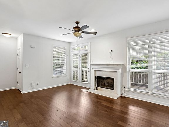 2nd image of 1513 McGill Park Ave NE