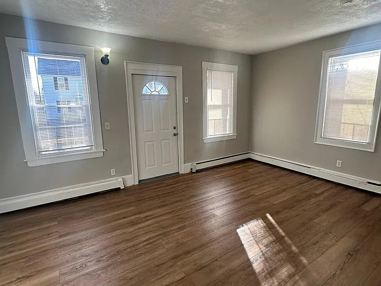 355 Goodrich St #A — Photo 5