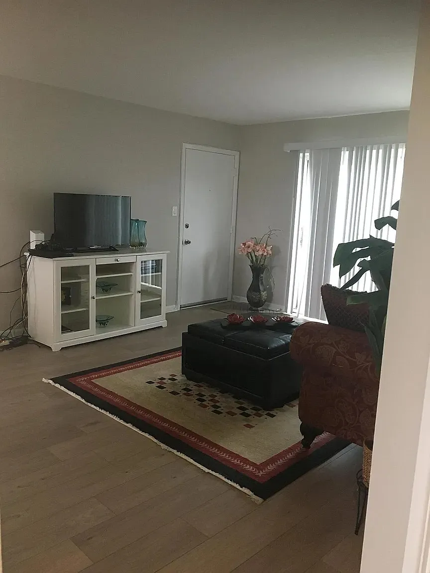 Building Photo - 9454 Bay Colony Dr #3W