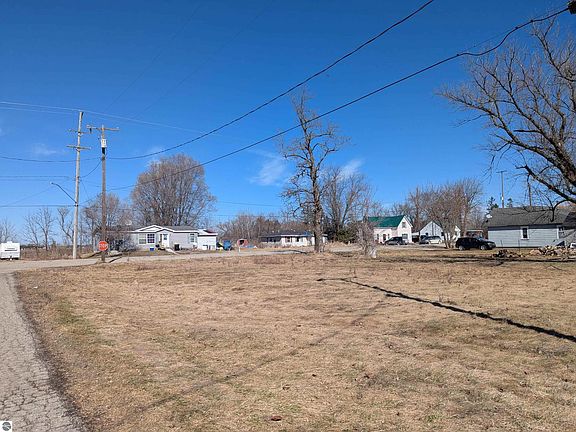 4th image of N/a Main St