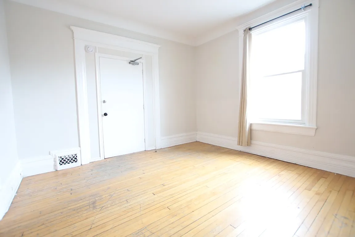 1 McLeod — Photo 3