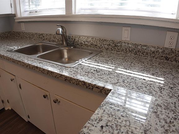 5th image of 3320 Blodgett St