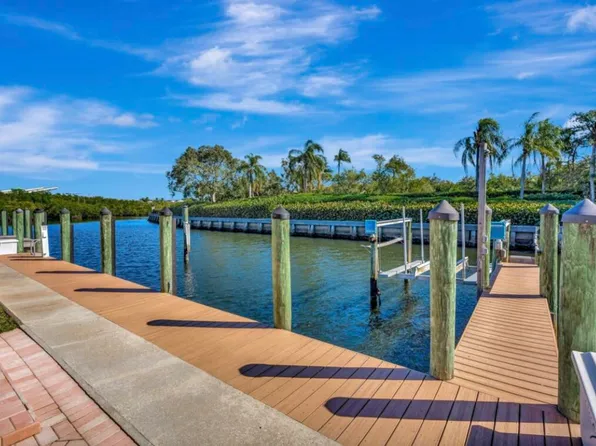 2065 La Porte Drive, Palm Beach Gardens, FL 33410