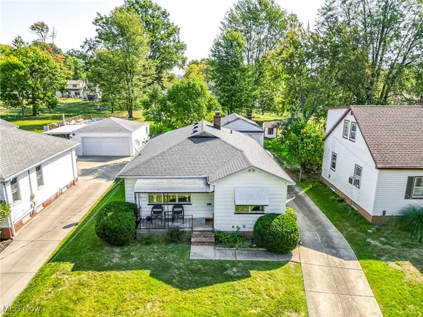6467 Lawnwood Ave, Parma Heights, OH 44130