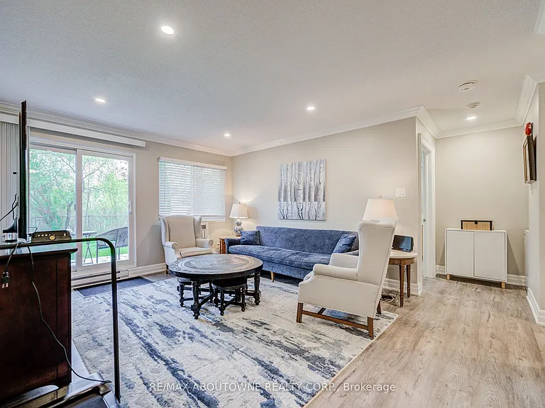 1450 Glen Abbey Gate #214 — Photo 8