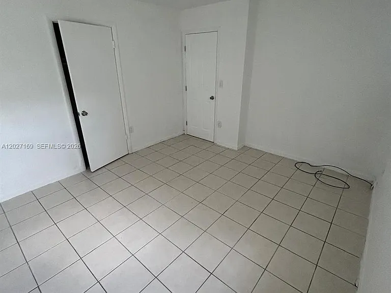 1923 SW 99th Ter — Photo 15
