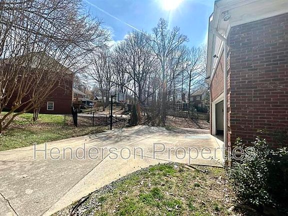 3rd image of 332 Walnut Point Dr