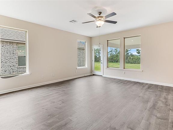 5th image of 275 Oak Hampton Dr