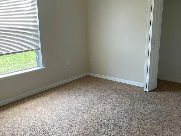 1412 Hathaway Ave — Photo 9