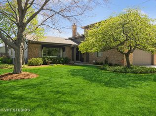 2537 N Raleigh St, Arlington Heights, IL 60004