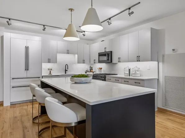 215 10th Ave S Unit 321, Minneapolis, MN 55415