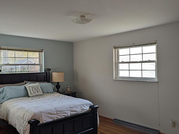 3rd image of 7439 Robin Dr
