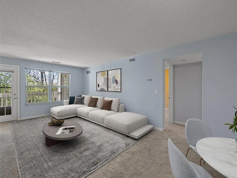 101 Fieldcrest St — Photo 4