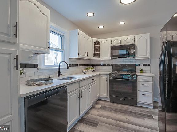2nd image of 103 E Maiden Ln