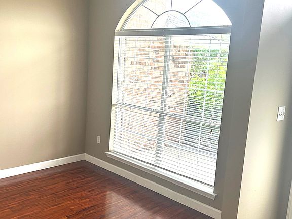 4th image of 14360 Hillwood Cv