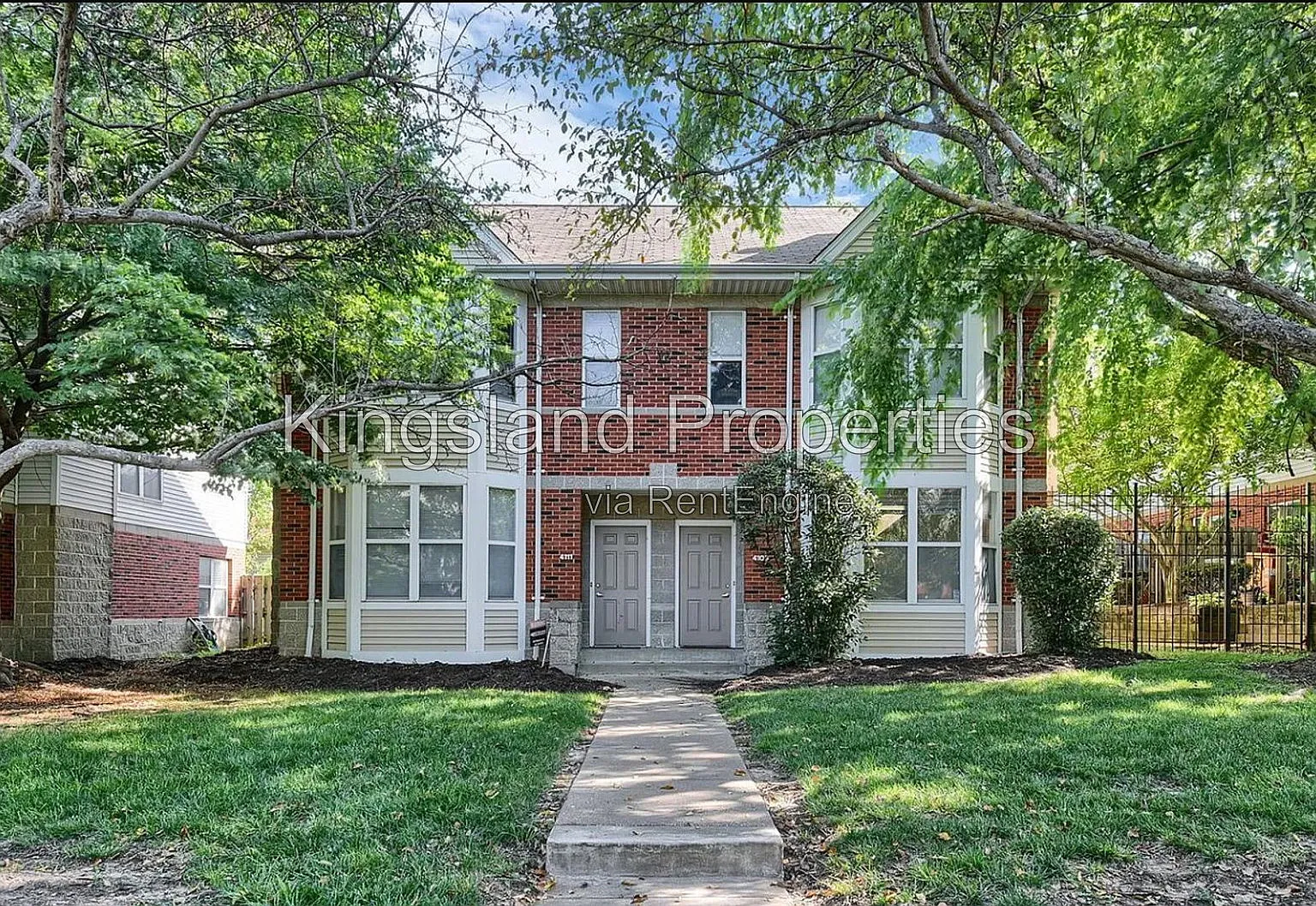 2 bed, 2.5 bath, 1216 sqft, $1,600 — Photo 1