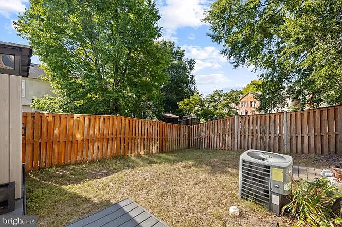 3 bed, 2036 sqft, $2,850 — Photo 3