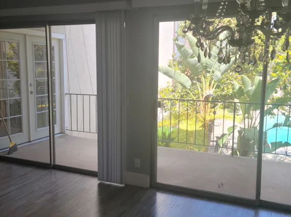 Corteen Towers, 5235 Corteen Pl #208, Valley Village, CA 91607