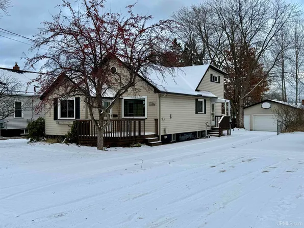 1726 Longyear Ave, Marquette, MI 49855