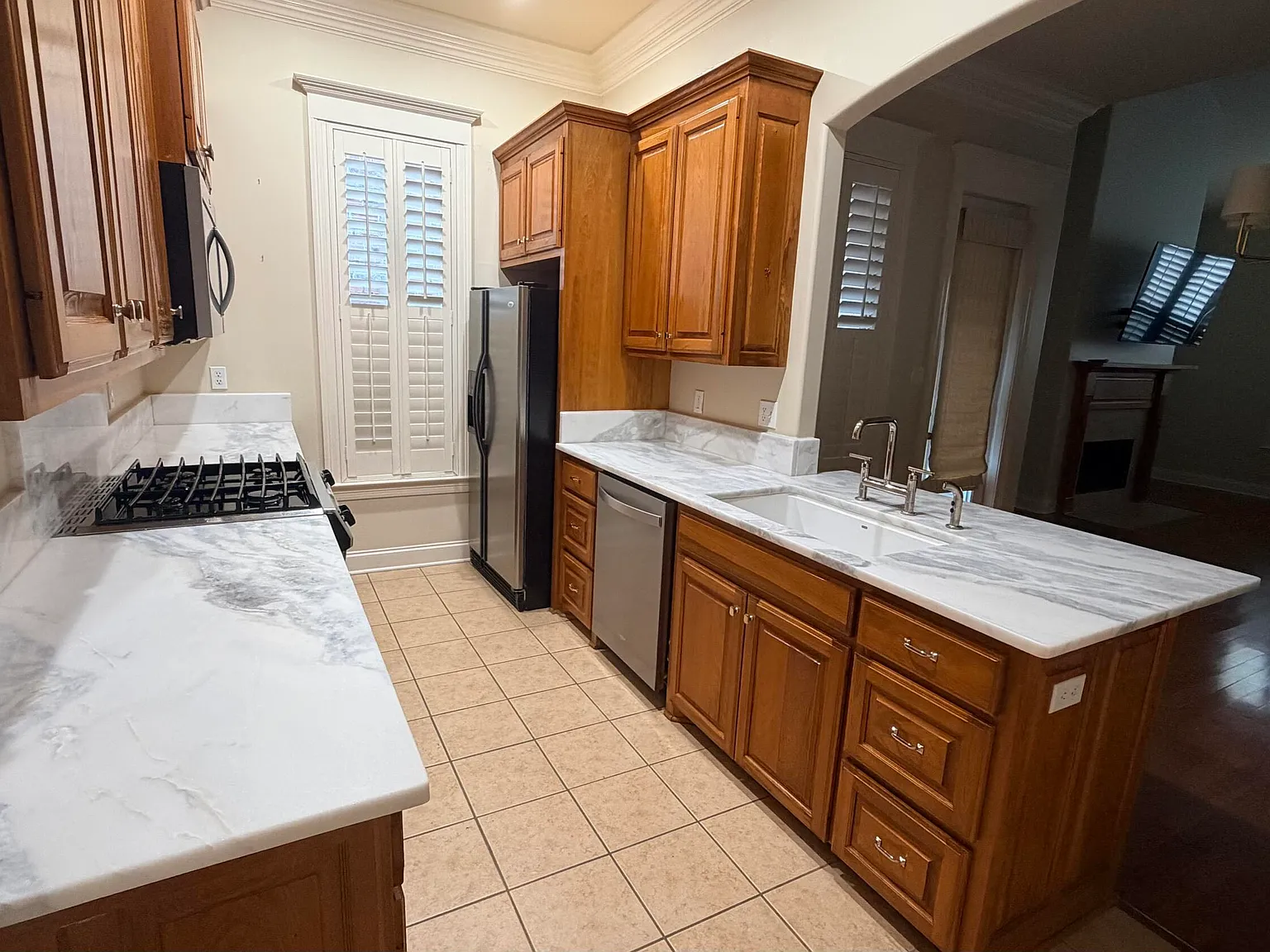 2 bed, 2.0 bath, 1400 sqft, $1,700 — Photo 2