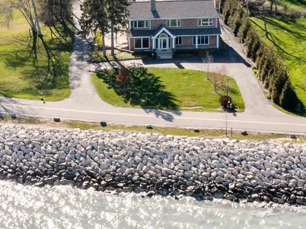 7515 North Beach DRIVE, Fox Point, WI 53217