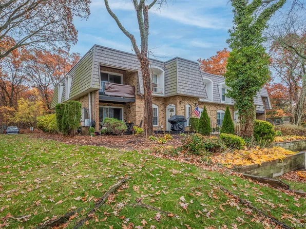 655 Middle Country Road #5C2, Coram, NY 11727