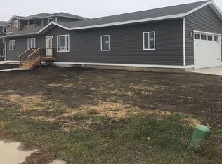 1506 Brandon Dr, Vermillion, SD 57069