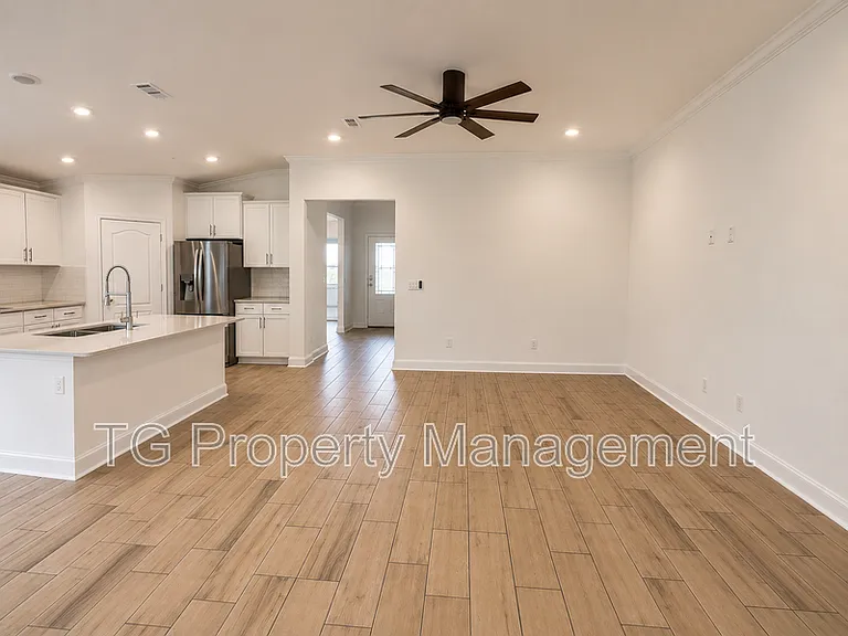 248 Zancara St — Photo 11