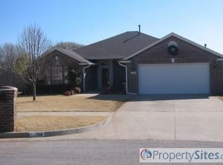 708 Verreaux Ct, Norman, OK 73072