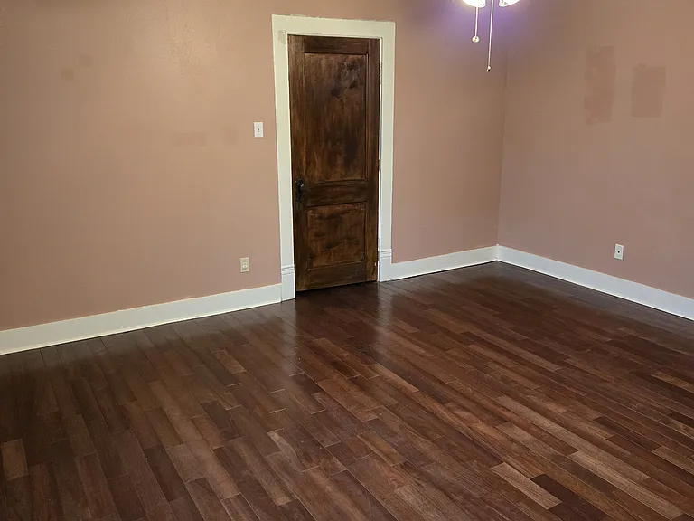 715 S Barnett Ave — Photo 8