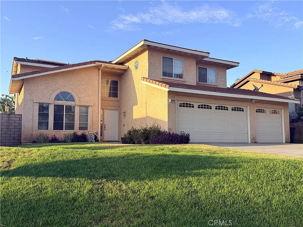 4 bed, 2.5 bath, 1861 sqft, $3,700 — Photo 1