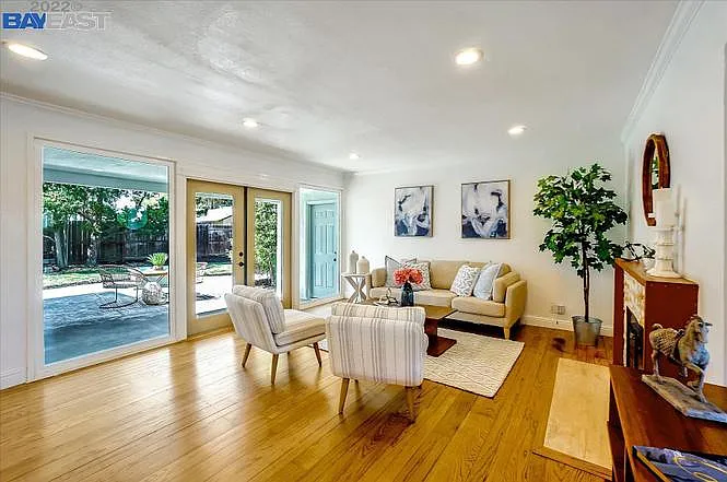 Meadowbrook Dr — Photo 3